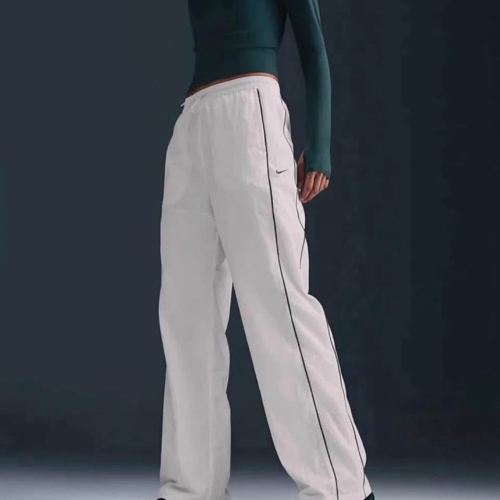 Nike Windrunner Women's High-Waisted Woven Open-Hem Pants Size L